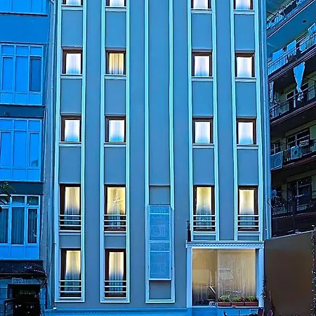 Zem Hotell 3*