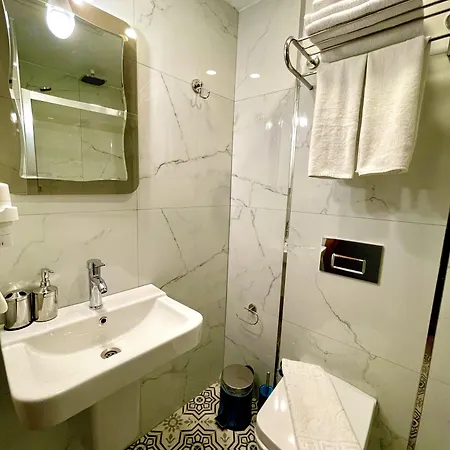 Zem Hotel 3*